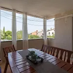 Apartmani Lena